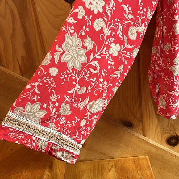 Shyanne Country. Wear It. Mean It. Floral Embroidery Detail Women’s top, size L - Picture 11 of 16